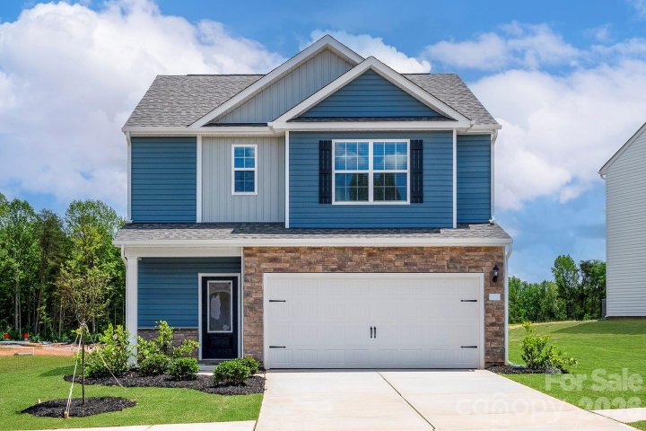 6741 Fairford Drive pending home in Ascot Woods, Charlotte, NC
