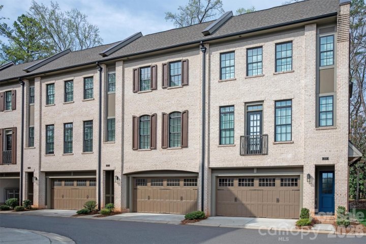 2815 Hillside Springs Drive active home in Myers Park, Charlotte, NC