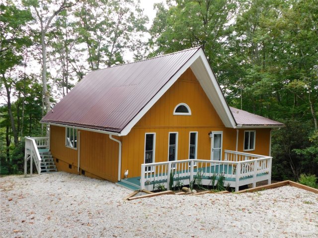 365 Trout Brook Loop pending home in Linville Land Harbor, Newland, NC