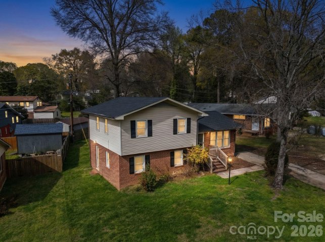 1211 Yuma Street sold home in Hidden Valley, Charlotte, NC