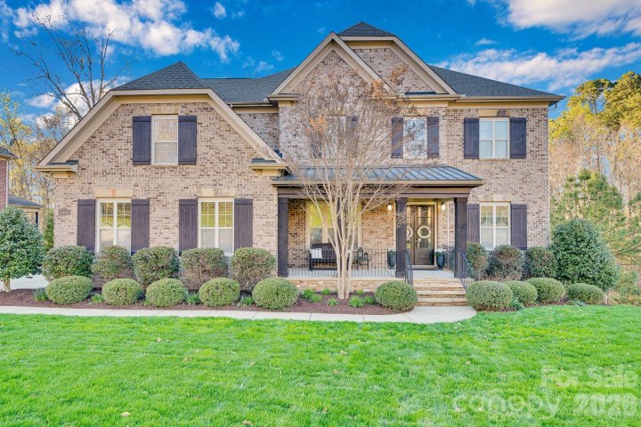 13404 Long Common Parkway pending home in Olmsted, Huntersville, NC