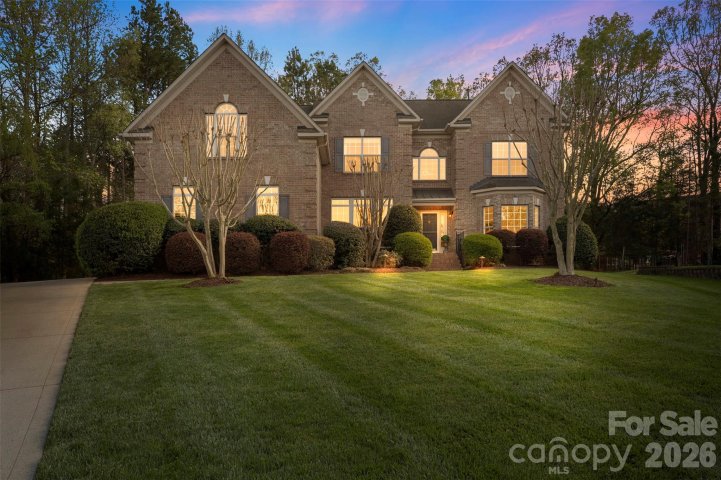 902 Fontaine Court sold home in Hunter Oaks, Waxhaw, NC