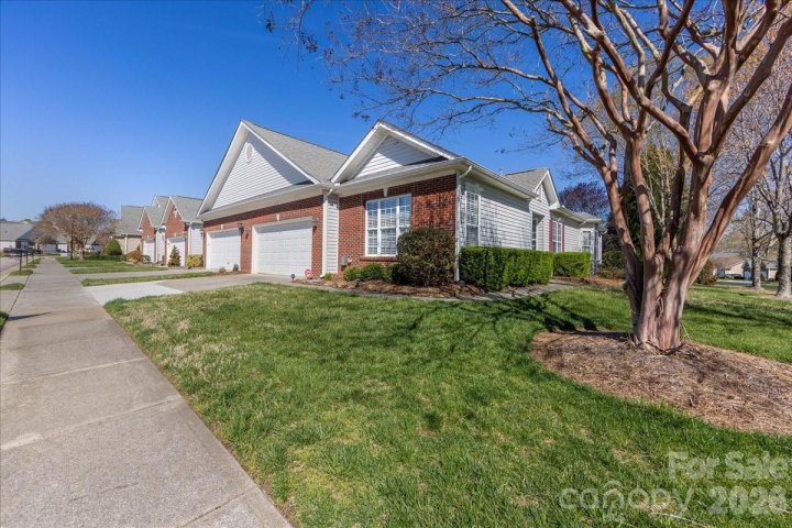 355 Garnet Court pending home in Four Seasons At Gold Hill, Fort Mill, SC