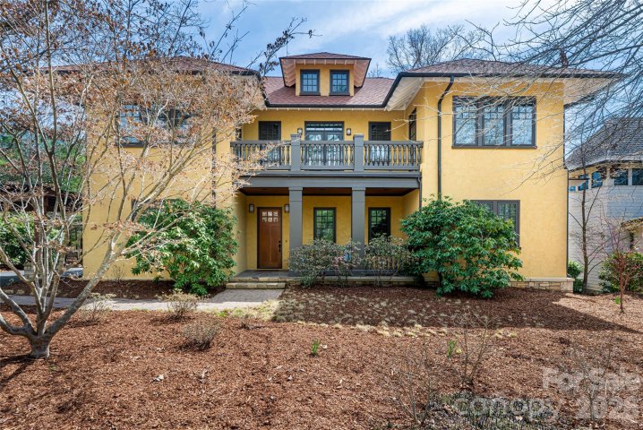 236 Racquet Club Road active home in Ramble Biltmore Forest, Asheville, NC