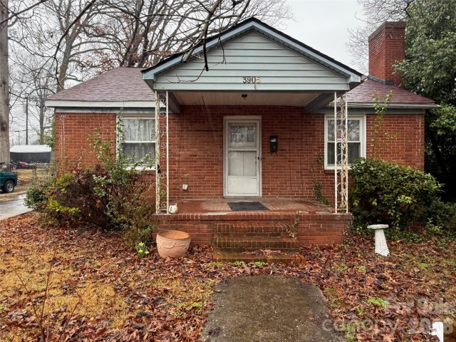 3905 Mcmillan Street pending home in Plaza Forest, Charlotte, NC