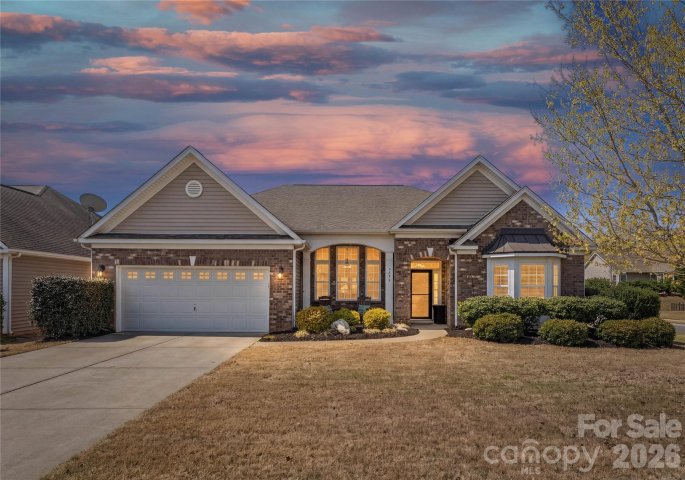 596 Rosemary Lane active home in Lake Ridge, Tega Cay, SC