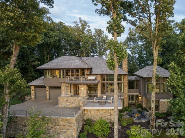 8 Deer Grass Court active home in The Cliffs At Walnut Cove, Arden, NC