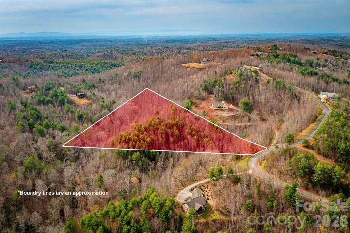 140 Johns Ridge Parkway active home in The Coves Mountain River Club, Lenoir, NC