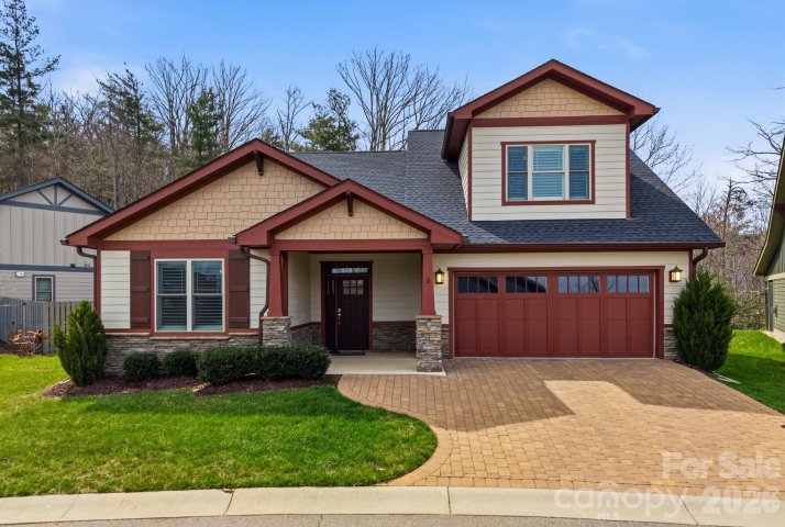 2 Lifestyle Court pending home in Pinnacle At Arabella Heights, Arden, NC