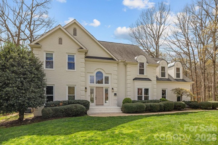 10131 Standing Stone Court sold home in Cameron Wood, Charlotte, NC