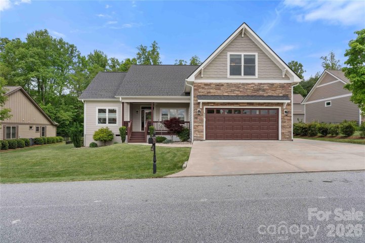 806 Blacksmith Run Drive active home in Vista At Blacksmith Run, Hendersonville, NC