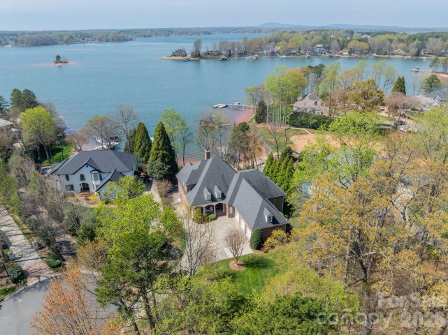 118 Pointe Harbour Lane sold home in The Harbour At The Pointe, Mooresville, NC