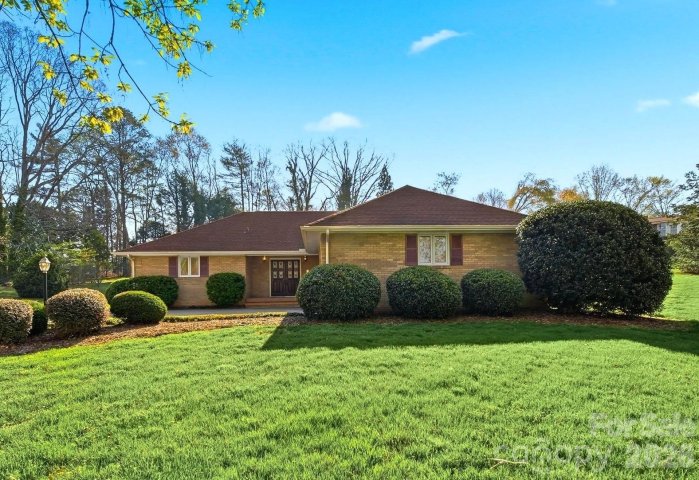 5523 Pine Lake Court sold home in Northlakes, Hickory, NC