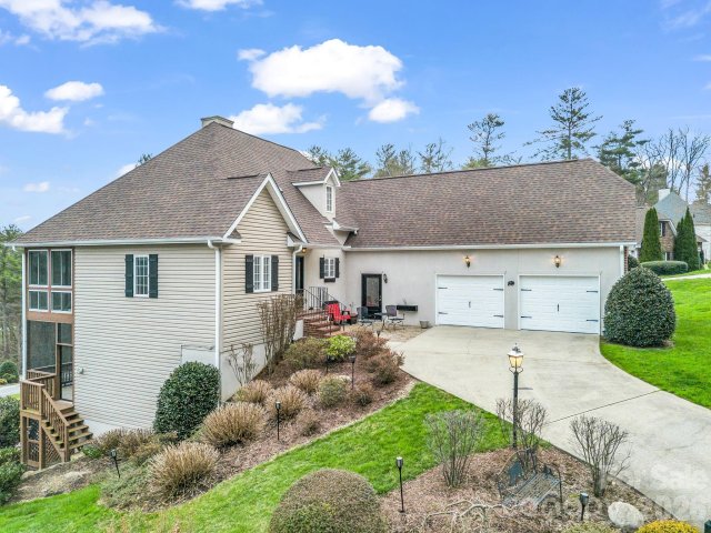 29 Spring Heights Court active home in Carriage Park, Hendersonville, NC