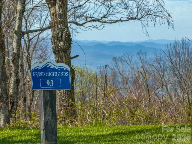 487 Grand Highland Drive pending home in Grand Highlands At Bearwallow, Hendersonville, NC