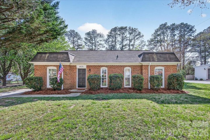 Homes in Fairfield Plantation, Matthews