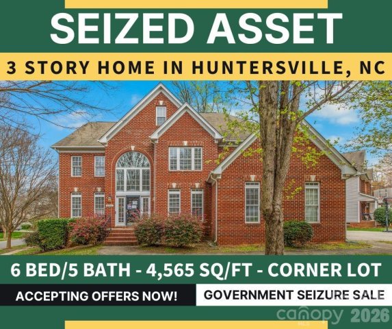 9333 Standerwick Lane pending home in MacAulay, Huntersville, NC