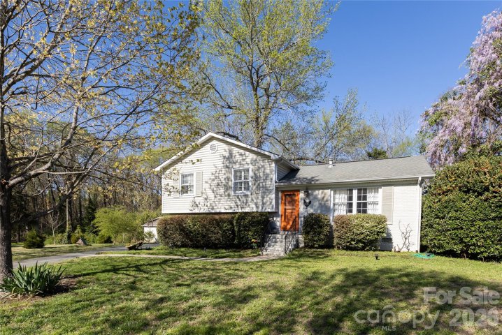 6701 Rugby Lane active home in Olde Providence, Charlotte, NC