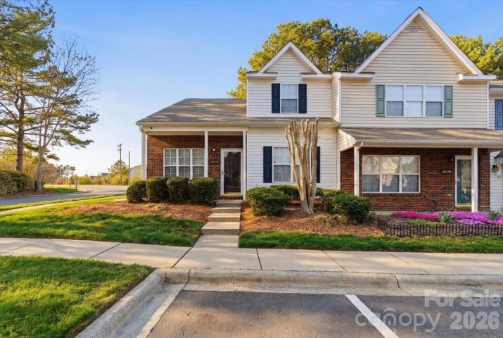 6475 Saint Bernard Way active home in Hunter Downs, Charlotte, NC