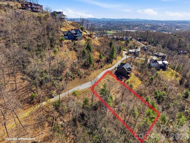 367 Curtain Bluff active home in The Boulders, Hendersonville, NC