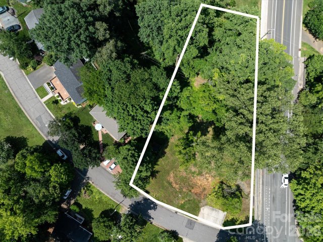 4800 Valley Stream Road pending home in Selwyn Park, Charlotte, NC