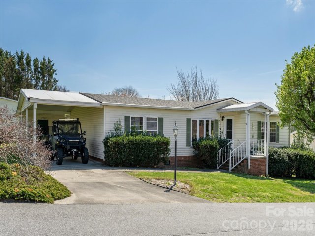 4 N Marjorie Lane sold home in White Oak Village, Hendersonville, NC