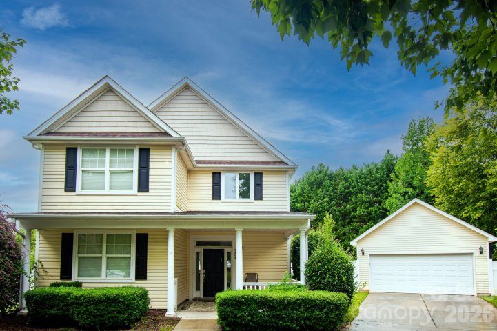 Homes in Oakhurst, Cornelius