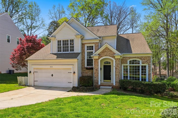 8806 Glenside Street sold home in Wynfield Forest, Huntersville, NC