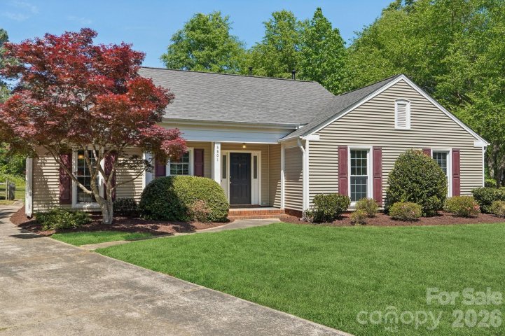 8801 Gamesford Drive sold home in Raeburn, Charlotte, NC