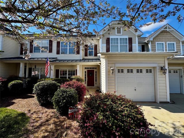 337 Rose Garden Court active home in Millwood Plantation, Rock Hill, SC