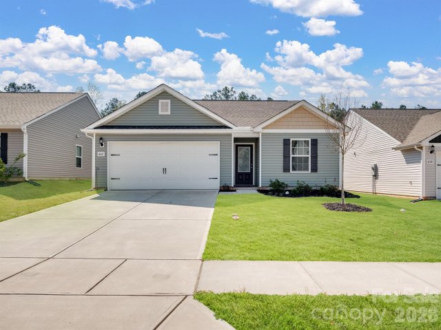 662 E Lamorak Place active home in Knights Bridge, Richburg, SC