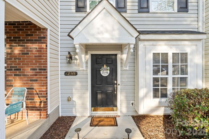 12318 Hennigan Place Lane pending home in Rozzelles Landing, Charlotte, NC