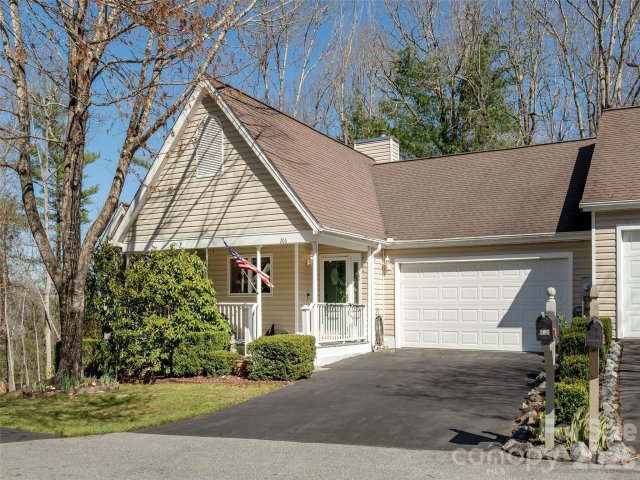 206 Black Oak Lane active home in Carriage Park, Hendersonville, NC