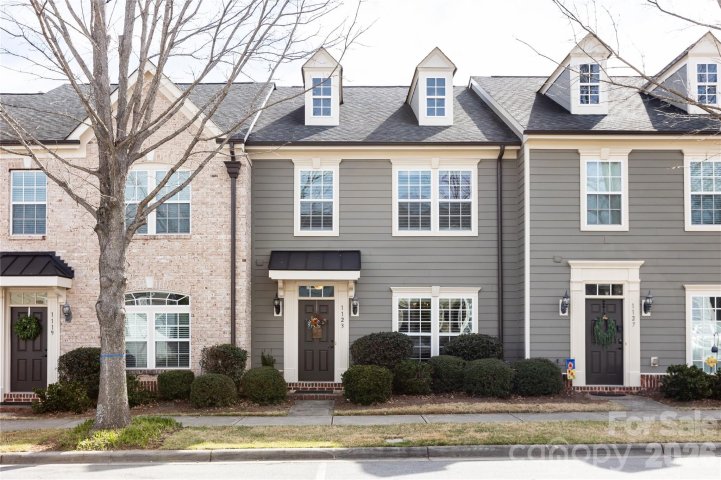 1123 Inn Keepers Way pending home in Antiquity, Cornelius, NC