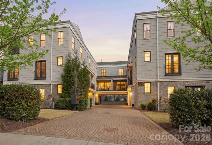 1708 Lombardy Circle active home in Dilworth, Charlotte, NC