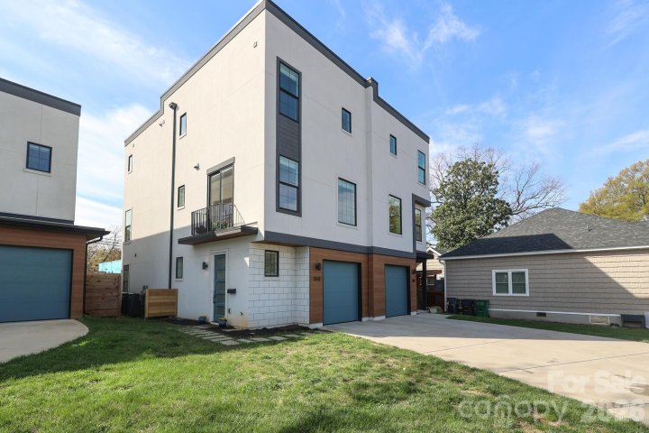 1302 E 10th Street active home in Elizabeth, Charlotte, NC