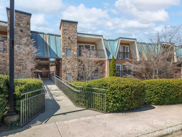 307 Bowling Park Road active home in Residences At Biltmore, Asheville, NC