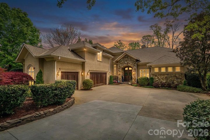 11808 Pleasant Wyatt Place active home in Ballantyne Country Club, Charlotte, NC