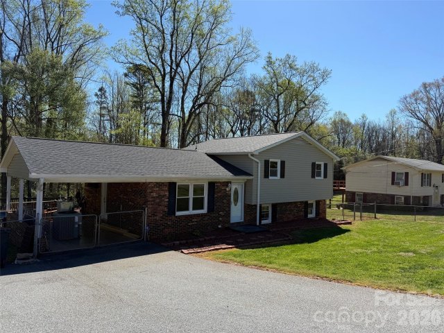 Homes in Landsdowne, Conover