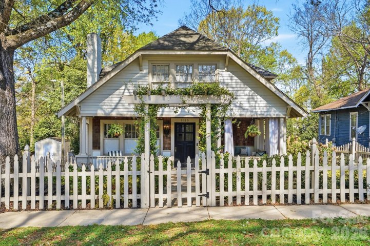 1815 Seigle Avenue pending home in Villa Heights, Charlotte, NC