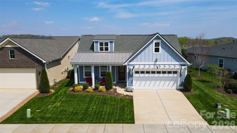 445 Bowline Drive active home in Trilogy Lake Norman, Denver, NC