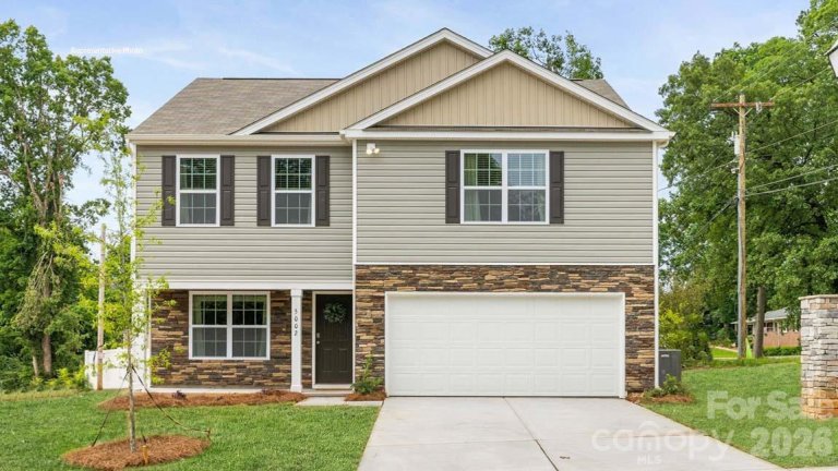 3030 Arundel Court pending home in Villages Of Maiden, Maiden, NC