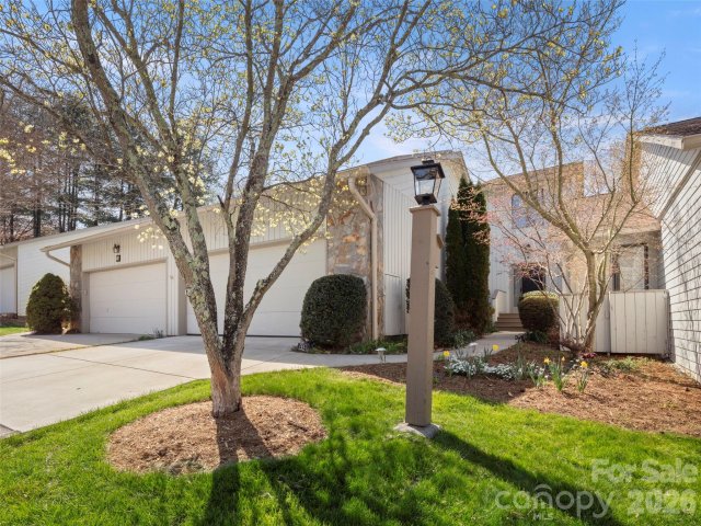 141 Deerlake Drive sold home in Deerwood, Asheville, NC