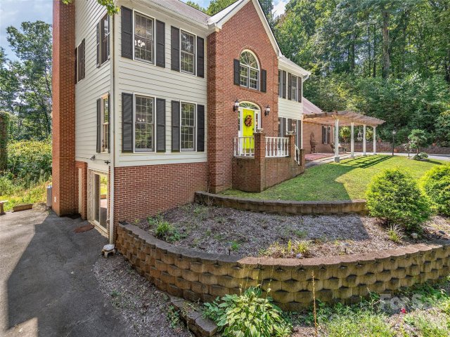 29 Tillman Road pending home in Lake Junaluska Assembly, Lake Junaluska, NC