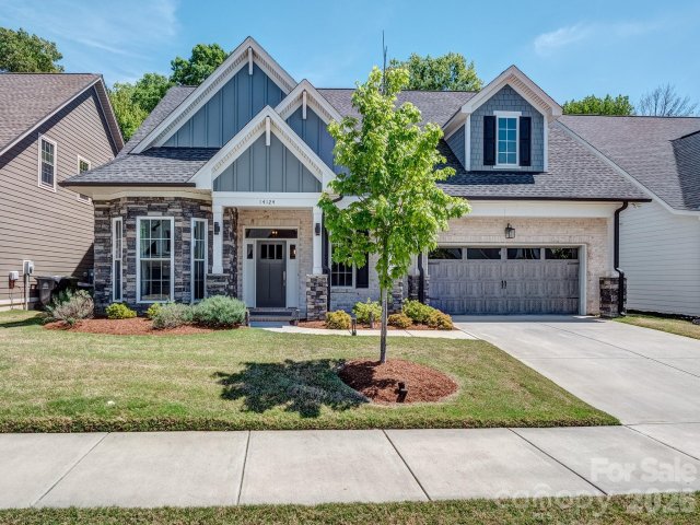 14124 Shelburne Village Drive pending home in The Palisades, Charlotte, NC