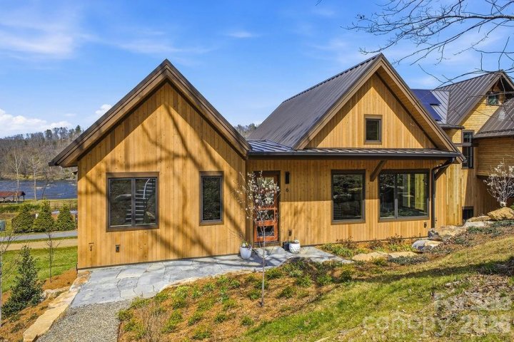 6 River Run active home in Olivette, Asheville, NC