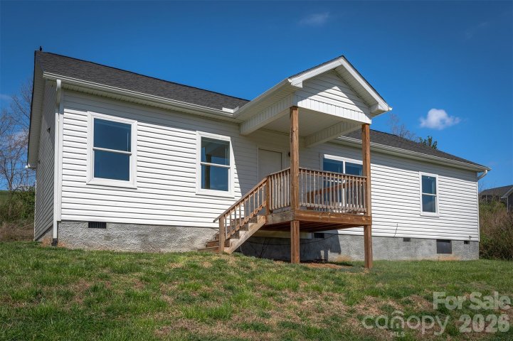 138 Indian Paintbrush Lane active home in Rolling Hills Of French Broad, Alexander, NC