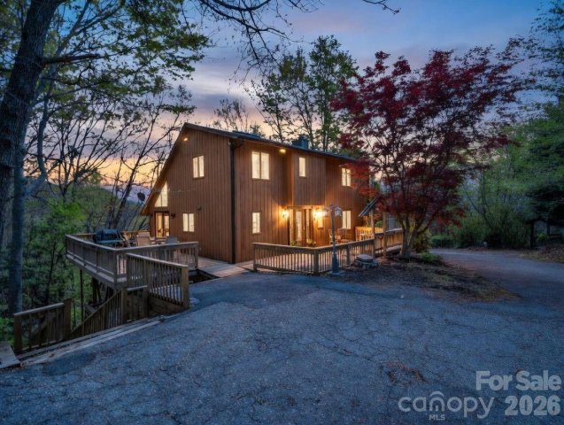307 Watership Road active home in Rumbling Bald On Lake Lure, Lake Lure, NC