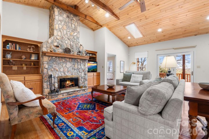 114 Little Sugar Lane sold home in Grouse Forest, Sugar Mountain, NC