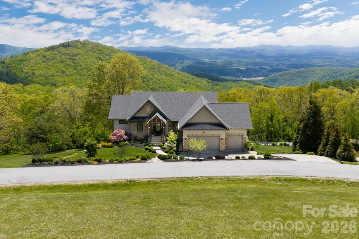 332 Summerset Drive pending home in Grand Highlands At Bearwallow, Hendersonville, NC
